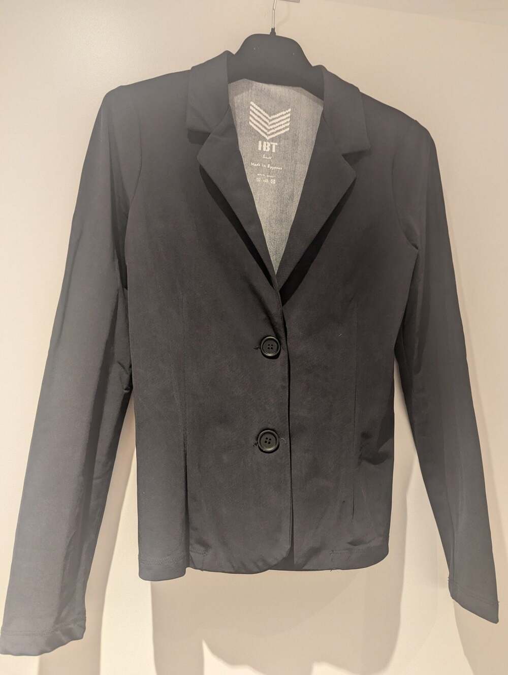 IBT Made in Byzance Small Black Two-Button Tailored Blazer Jacket